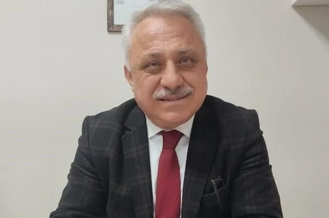 Bursa siyasetinin tanınan ismi eczacı Ayhan Özbek hayatını kaybetti 