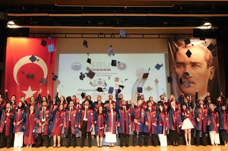 Bursa Tıp Fakültesi ilk mezunlarını verdi 