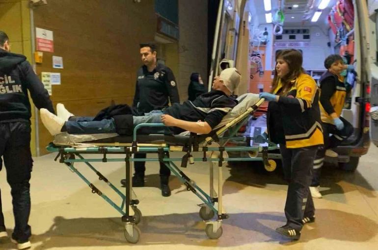 Bursa’da 3 kişi sopalarla darp edildi 