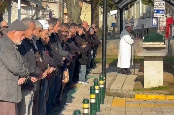 Bursa’da 7 yaşındaki Gökçe son yolculuğuna uğurlandı