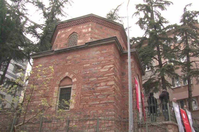 Bursa’da Abdüllatif Kudsi Türbesi yeniden ziyarete açıldı 