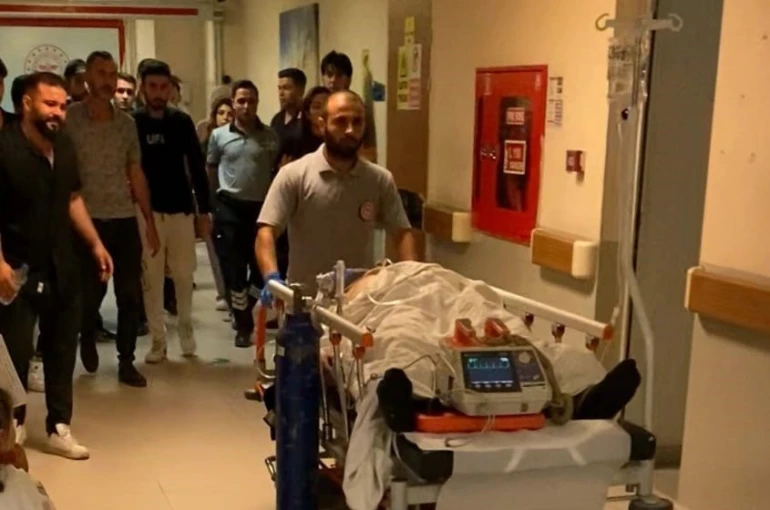 Bursa’da asansör boşluğuna düşen genç yaralandı