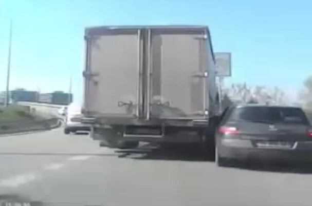 Bursa’da aynı noktada peş peşe kazalar 