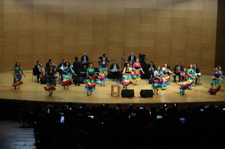 Bursa’da "Balkan ve Roman Gecesi" coşkusu 