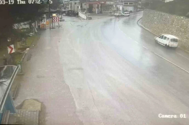 Bursa’da Bayram arifesinde feci kaza kamerada: 7 yaralı 