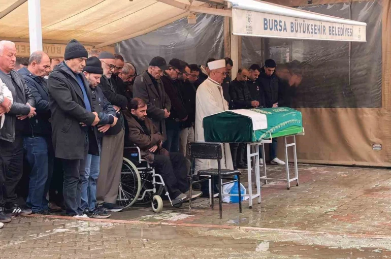 Bursa’da damadı tarafından öldürülen kayınpeder son yolculuğuna uğurlandı 
