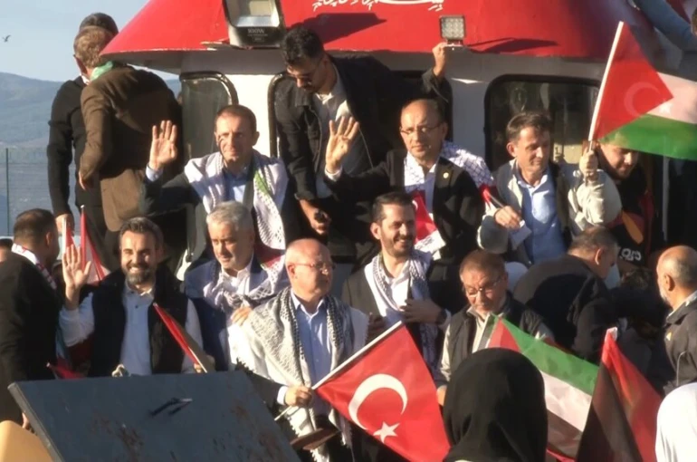 Bursa’da Filistin’e destek için tekneler denize açıldı 