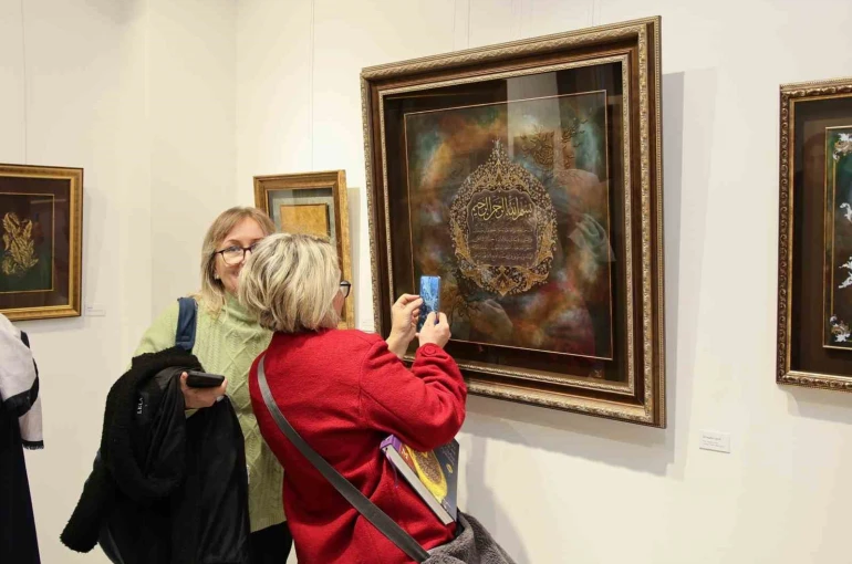 Bursa’da geleneksel sanatlara anlamlı katkı: "Zer-i Nâb" Tezhip Sergisi açıldı 