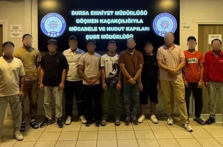 Bursa’da kaçak göçmen operasyonu: 11 kişi yakalandı, 1 şüpheli gözaltında 
