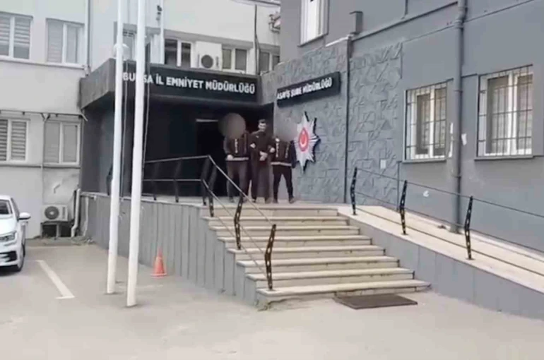 Bursa’da kesinleşmiş hapis cezası bulunan 3 firari yakalandı 