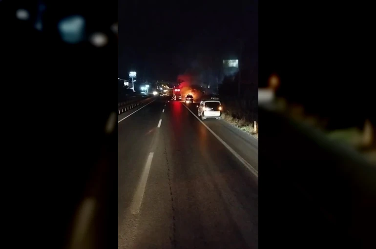 Bursa’da lüks otomobil alevlere teslim oldu: O anlar kamerada