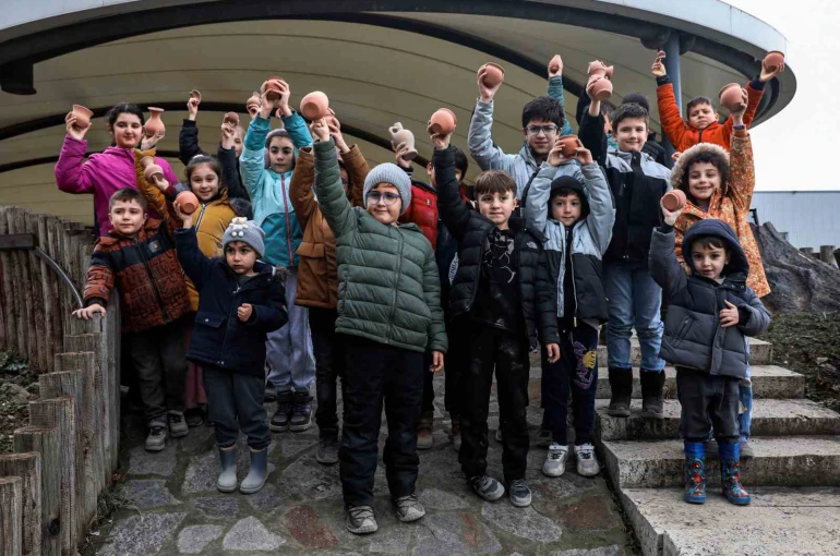 Bursa’da minikler arkeolojiyi eğlenerek öğrendiler