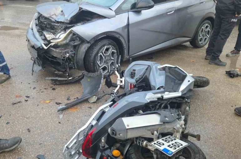 Bursa’da motosiklet kazası : 2 yaralı 