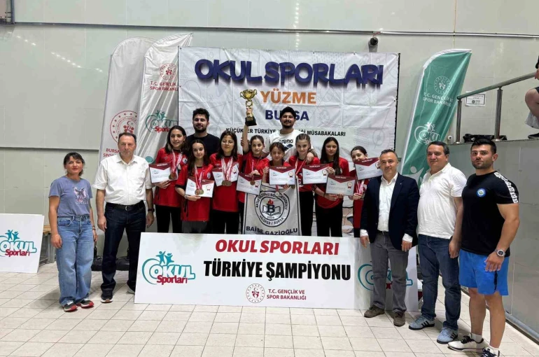 Bursa’da ortaokul öğrencilerinden Türkiye şampiyonluğu 