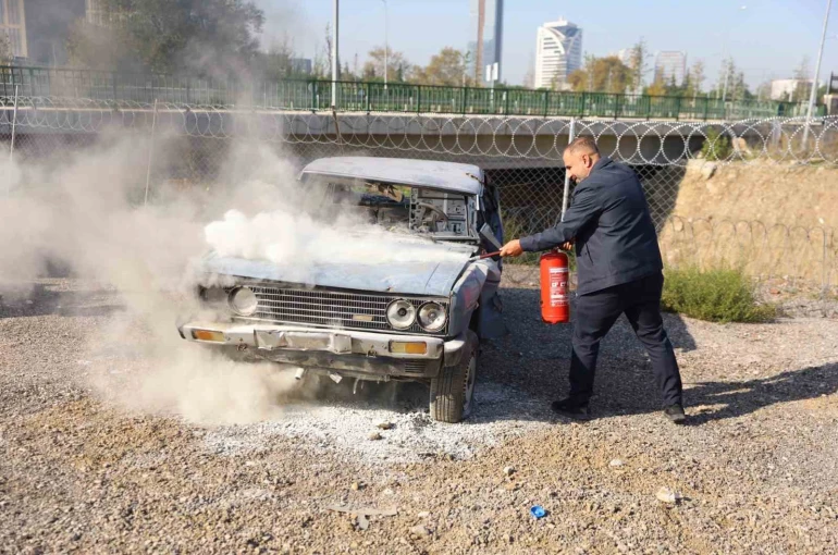Bursa’da otobüs şoförlerine yangın söndürme eğitimi 