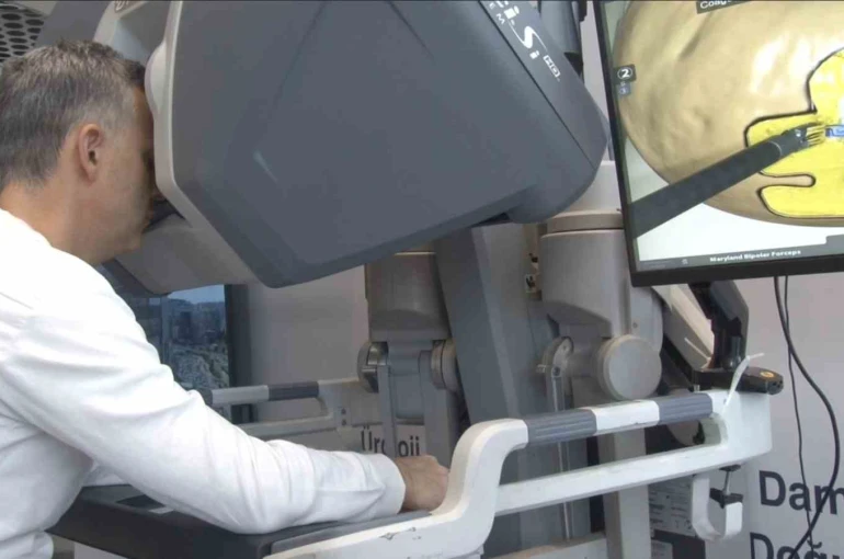 Bursa’da robotik ameliyat uygulamaları başladı 
