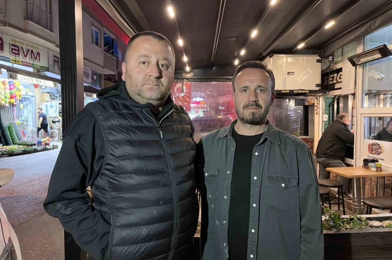 Bursa’da soluk borusuna yemek kaçan vatandaş Heimlich manevrasıyla kurtarıldı 