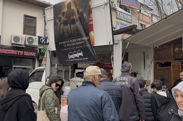 Bursa’da taksicilerden kahraman öğretmen ve öğrencilere vefa 