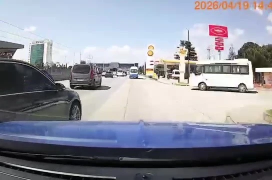 Bursa’da trafikte tehlikeli anlar: Makas atan sürücü kazaya davetiye çıkardı 