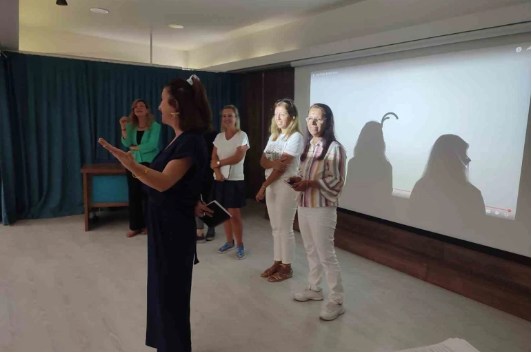 Bursa’da "Türkiye yüzyılı maarif modeli" eğitimleri başladı 