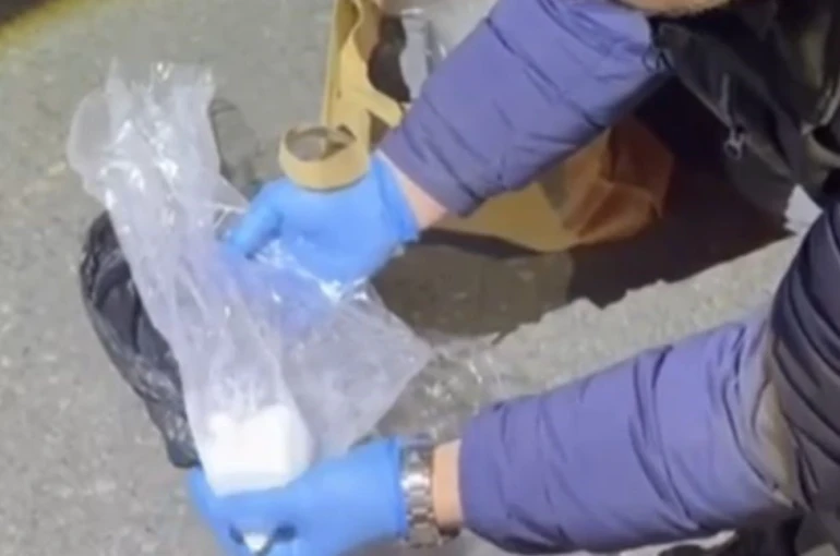 Bursa’da zehir tacirlerine operasyon: Kokain ve çok sayıda silah ele geçirildi 