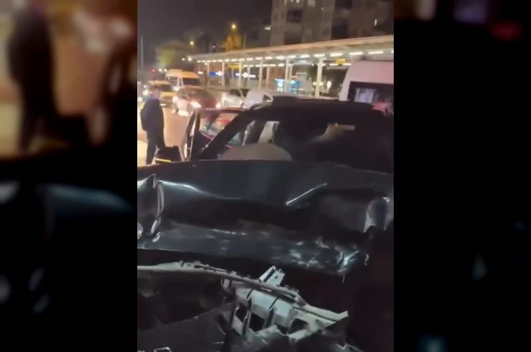 Bursa’da zincirleme kaza: 3 araç hurdaya döndü 