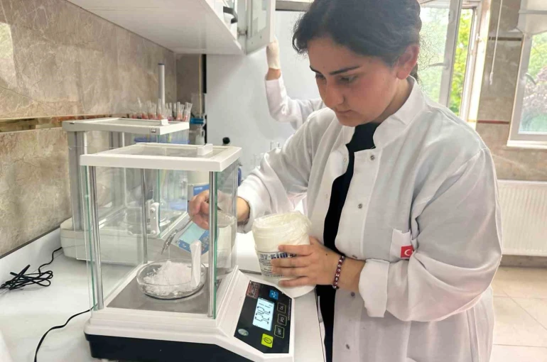 Bursa’daki kız lisesi sıfır atıkla örnek oluyor, ekonomiye katkı sunuyor
