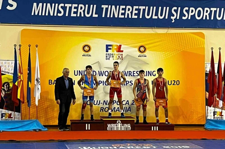 Bursalı güreşçilerden 2 madalya 