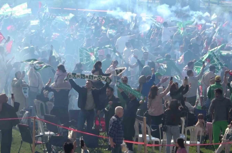 Bursaspor şampiyonluğunu böyle karşıladı 