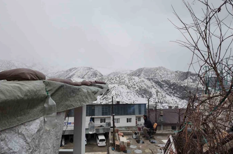 Bütün birikimi ile ev yaptı, toprak kayması ile ’hayatı’ askıda kaldı 