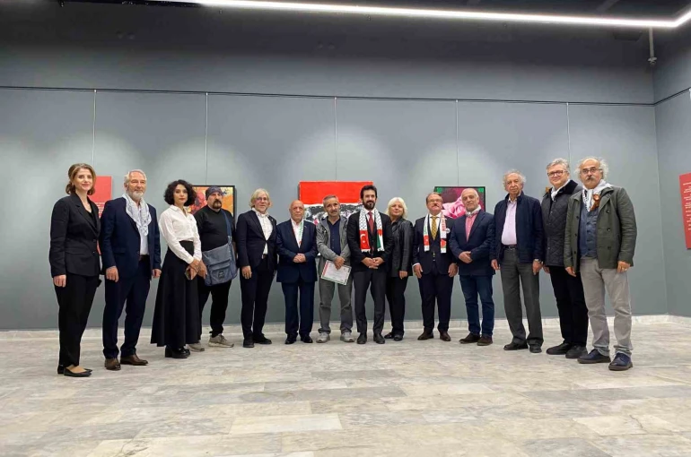 ‘’Bütün Renkler Gazze’ye’ Bağış Sergisi sanatseverlerle buluştu