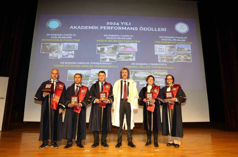 BUÜ’de 2024 Yılı Akademik Performans Ödülleri sahiplerini buldu 