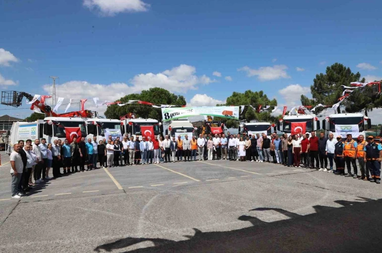 Büyükçekmece Belediyesi hizmet filosunu 8 yeni araçla güçlendirdi