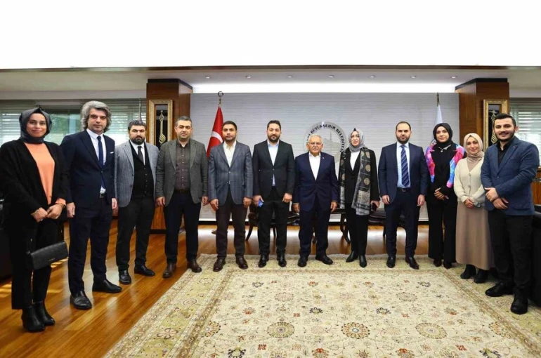 Büyükkılıç, Kayseri’nin ilk kadın ilçe başkanı Kahraman ve yönetimini ağırladı 