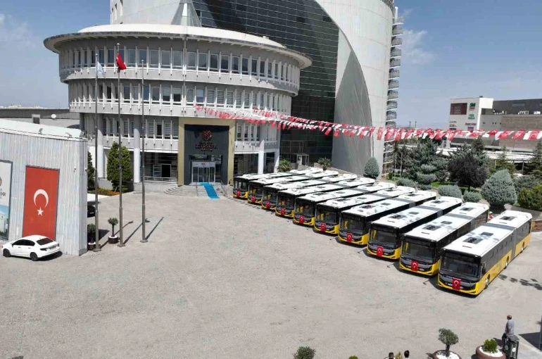 Büyükşehir Belediyesi otobüs filosunu güçlendirdi 