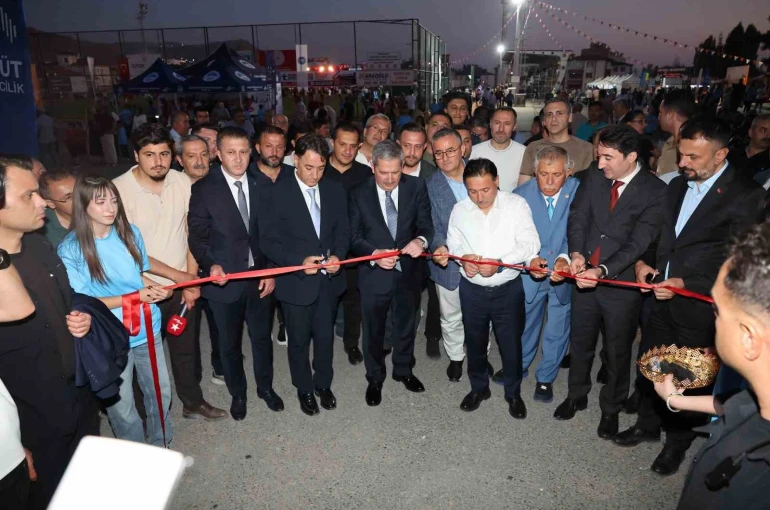 Büyükşehir Belediyesi Spor A.Ş., Âşık Seyrani Festivali’nde miniklerin neşesine ortak oldu 