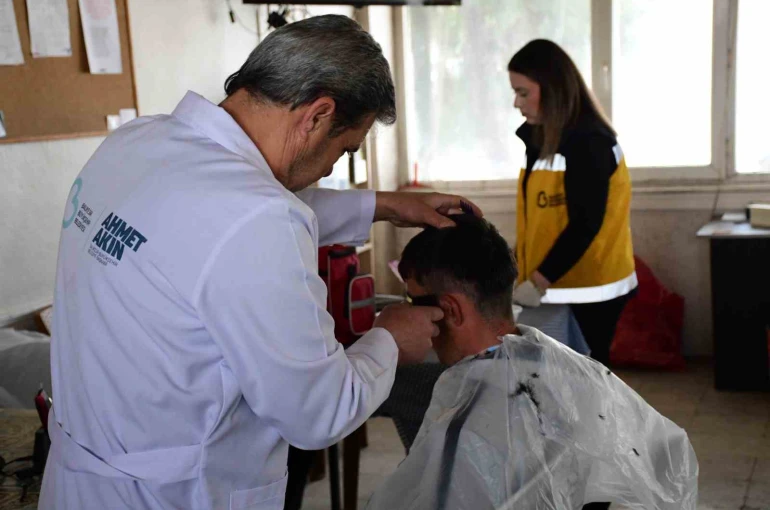 Büyükşehir Belediyesi, yakın berber ve evde bakım hizmetleri vatandaşın yanında 