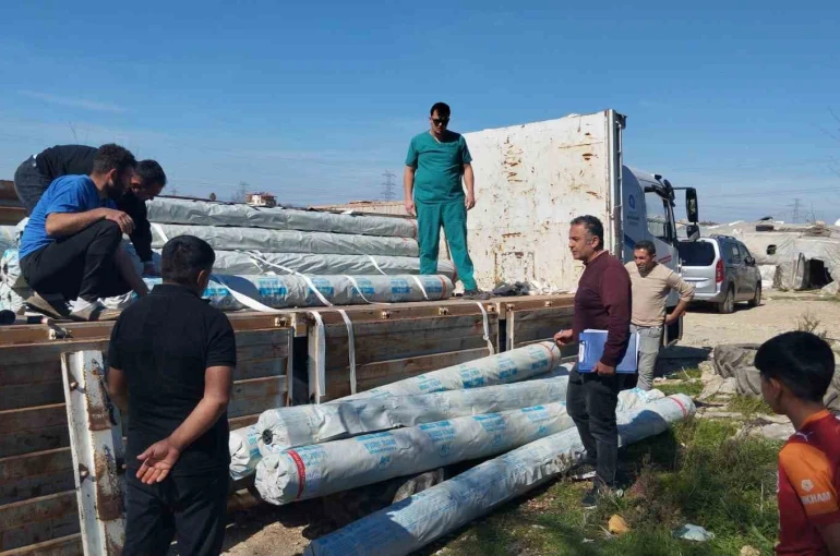 Büyükşehir Belediyesinden üreticiye sera naylonu desteği