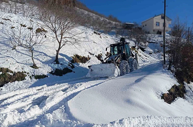 Büyükşehir ekipleri kapalı yol bırakmadı 