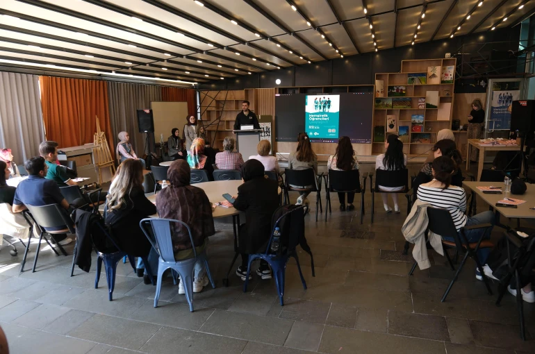 Büyükşehir Gençlik Meclisi ve NEÜ tarafından “Hemşirelik Öğrencileri Çalıştayı” düzenlendi