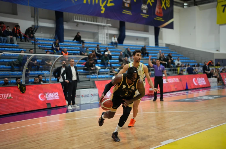 Büyükşehir ikinci yarıya galibiyetle başladı