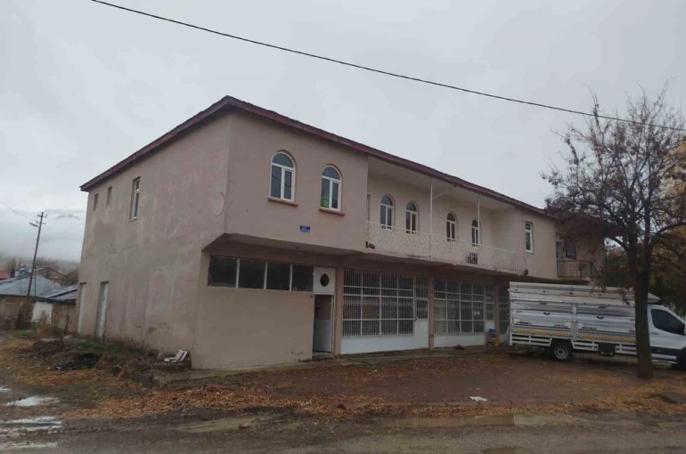 Büyükşehir, Sarız’da Veli Altınkaya Taziye ve Kültür Evi’ni yeniledi 