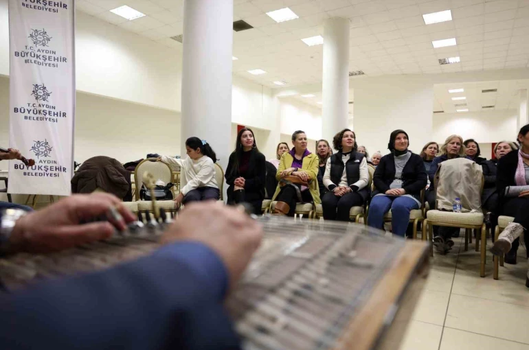 Büyükşehir Türk Sanat Müziği Korosu yılsonu gösterisine hazırlanıyor 