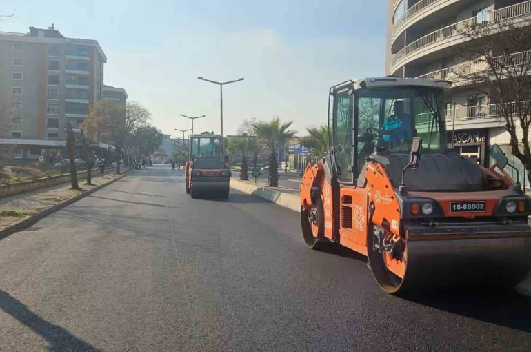 Büyükşehir ‘yol’ mesaisi il genelinde sürüyor 