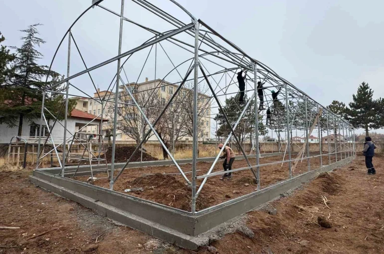 Büyükşehir’den Bünyan’a 460 bin TL’lik tarımsal hamle: akıllık sera eğitime açıldı 
