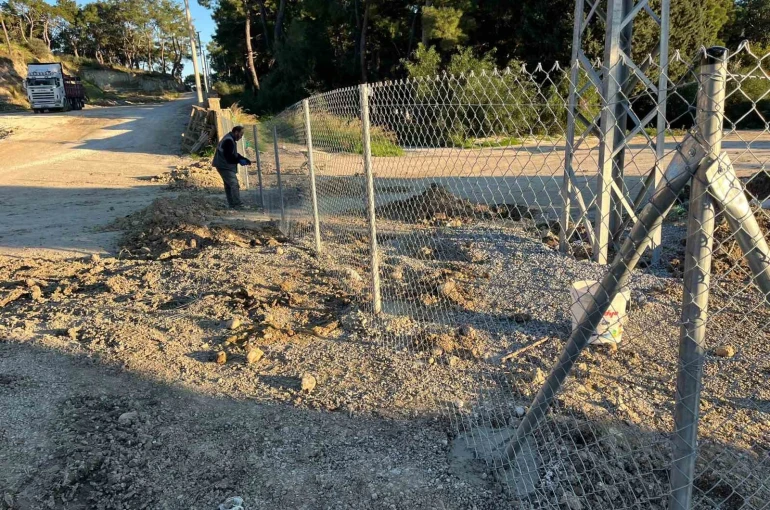 Büyükşehir’den Manavgat’ta mezarlıklarda çalışma