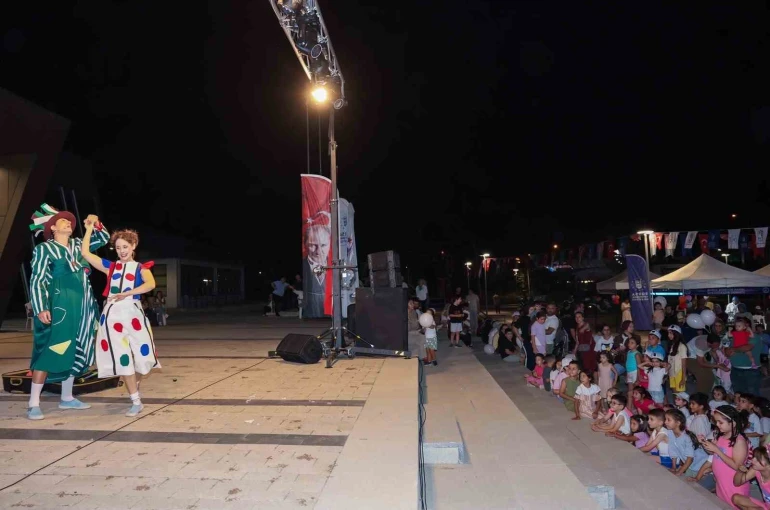 Büyükşehir’den miniklere ’İki bavul dolusu’ eğlence 