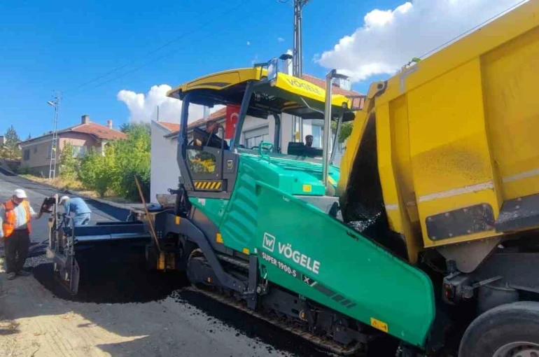 Büyükşehir’den Özvatan ilçe merkezinde 19 milyon TL’lik sıcak asfalt yatırımı 