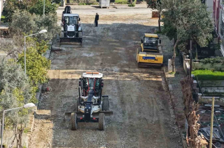 Büyükşehir’in yol yenileme çalışmaları sürüyor 