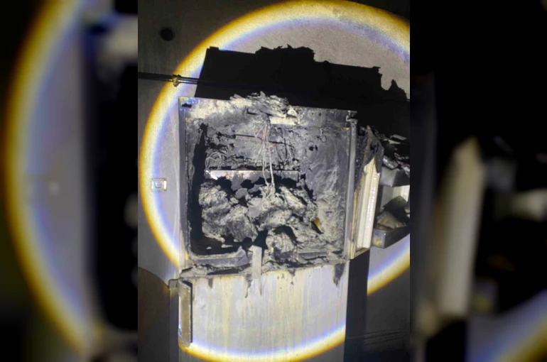 Buzdolabı bomba gibi patladı 